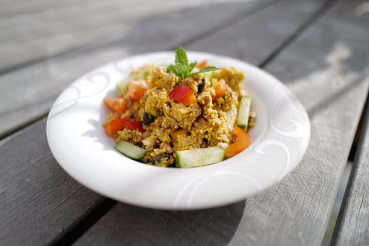 Sommerlicher Hirse-Salat für die nächste Grillparty